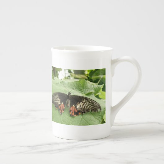 黒かわいらし赤と金ゴールド蝶マグ ボーンチャイナマグカップ (右)