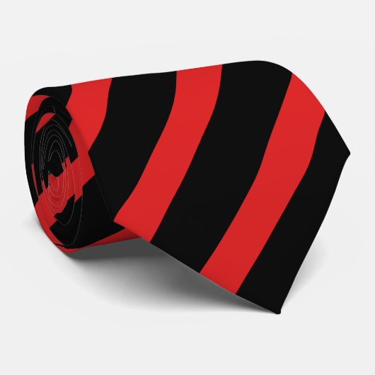 黒くおよび赤く斜めストライプのなタイ ネクタイ (ロール)
