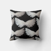 黒くかわいらしい天使の翼の枕 クッション (裏面)