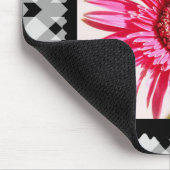 黒くか白いギンガムの陽気なピンクのガーベラのデイジー マウスパッド (コーナー)