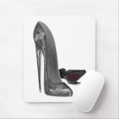 黒くエレガントな小剣はハイヒールの芸術に蹄鉄を打ちます マウスパッド (マウス)