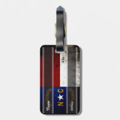 黒くグランジなノースカロライナの州の旗 ラゲッジタグ (裏面縦)