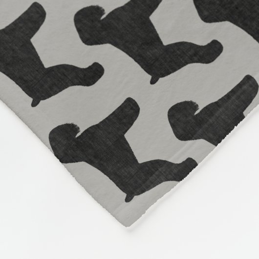 黒くロシアのなテリアはパターンのシルエットを描きます フリースブランケット (角)