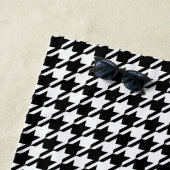 黒く千鳥格子のなモノグラム ビーチタオル (インサイチュ)