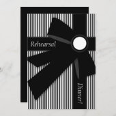 黒く及び白いギフトのリハーサルの夕食の招待状 招待状 (正面/裏面)