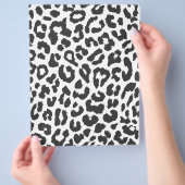 黒く及び白いヒョウのプリントのアニマル・スキンパターン チラシ (手)