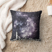 黒く及び白い喜劇的なスタイル都市スカイラインの星明かりの空 クッション (ブランケット)