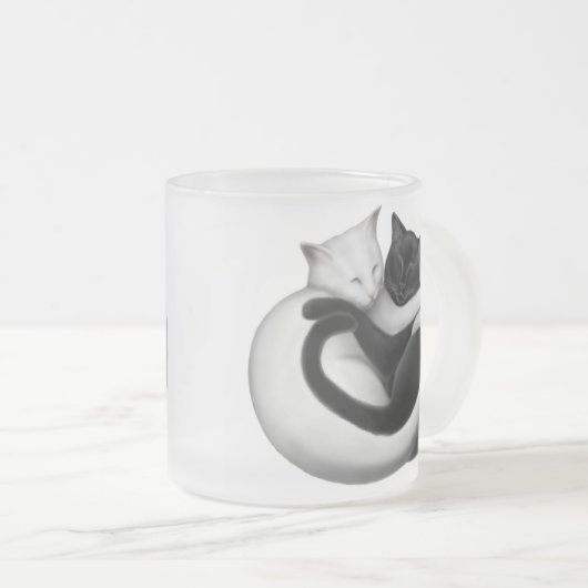 黒く及び白い愛猫のマグ フロストグラスマグカップ (正面右)