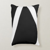 黒く及び白い枕 アクセントクッション (正面(垂直))