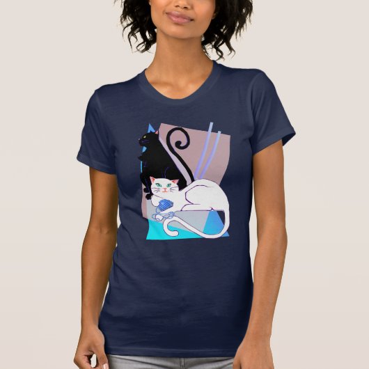 黒く及び白い猫ちゃんのTシャツ Tシャツ (正面)
