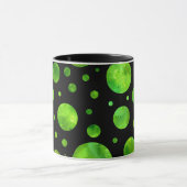 黒く及び白い緑の水玉模様のマグ マグカップ (中央)
