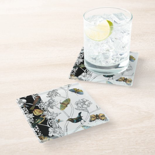 黒く及び白い背景の鳥そして蝶 ガラスコースター (アングル)