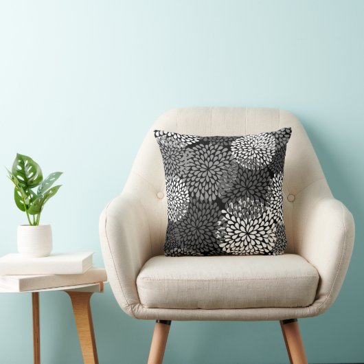 黒く及び白い花の枕-菊 クッション (椅子)