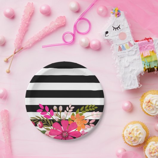 黒く及び白くストライプのな民間伝承によっては|の明るい赤紫色が開花します ペーパープレート (パーティー)