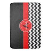 黒く赤いシェブロン バスマット (正面縦)