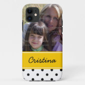 黒く黄色い水玉模様の写真テンプレートの名前をカスタムする Case-Mate iPhoneケース (裏面)