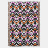 黒く、オレンジ、およびピンクの手描きの矢パターン スローブランケット (正面縦)