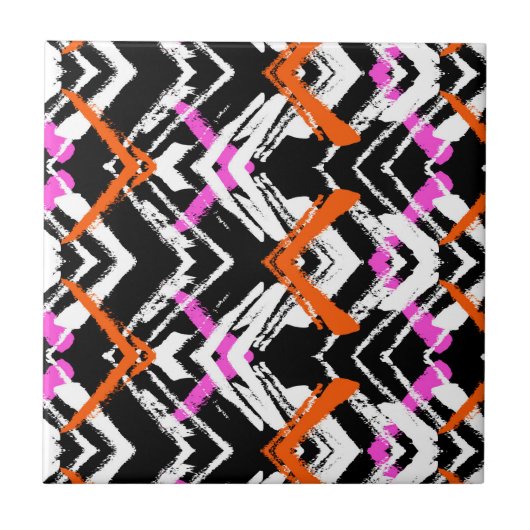 黒く、オレンジ、およびピンクの手描きの矢パターン タイル (正面)