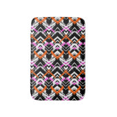 黒く、オレンジ、およびピンクの手描きの矢パターン バスマット (正面縦)