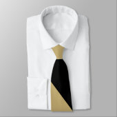 黒く、古い金ゴールドの斜めストライプのなタイ ネクタイ (タイ)