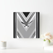 黒く、灰色、および白い斜めの金属ストライプの スクエア壁時計 (ホーム)