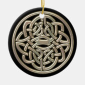 黒く、金属金ゴールドのケルト結び目模様のオーナメント セラミックオーナメント (正面)