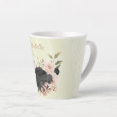 黒ずんだ ほのかなピンクの花 カフェラテマグ (右アングル)