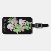 黒でピンク色の花が一面に咲くフローラプリント ラゲッジタグ (正面横)
