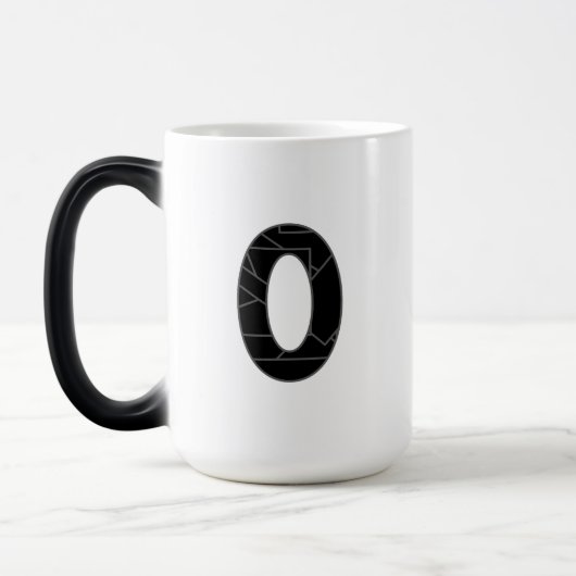 黒で表したゼロ(0) モーフィングマグカップ (左)