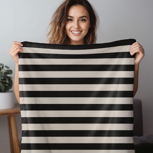 黒とアイボリーストライプの |ファームハモダンウス・デコール フリースブランケット