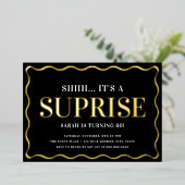 黒とエレガント金ゴールドのサプライズ誕生日パーティー 箔招待状 (立ち正面)