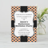 黒とオレンジのシェブロンのハロウィーン誕生日パーティー 招待状 (スタンド正面)