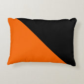 黒とオレンジ アクセントクッション (裏面)