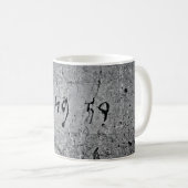 黒とグレーのコンクリートサーフェス コーヒーマグカップ (正面右)