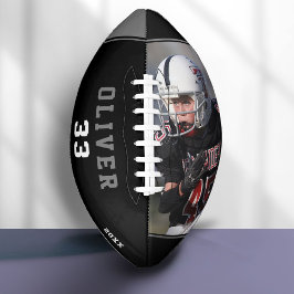 黒とグレーのプレイヤーの名前番号写真 アメリカンフットボール