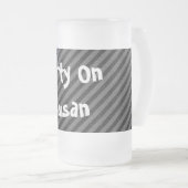 黒とグレーの対角線ストライプ線 フロストグラスビールジョッキ (正面右)