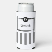 黒とグレーの追加イニシャル名ストライプ名 スリム缶クーラー (Seltzer裏面)