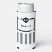 黒とグレーの追加イニシャル名ストライプ名 スリム缶クーラー (Seltzer正面)
