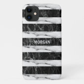 黒とストライプ灰色の泥沼のある Case-Mate iPhoneケース (裏面)