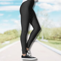 黒とスモーキーな黒の細い縦ストライプ