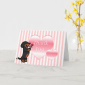 黒とタンの滑らかな髪のダシュント カード (黄色い花)