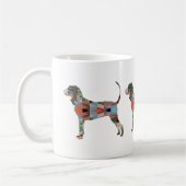 黒とタンコンハウンドシルエットカラフル コーヒーマグカップ (左)