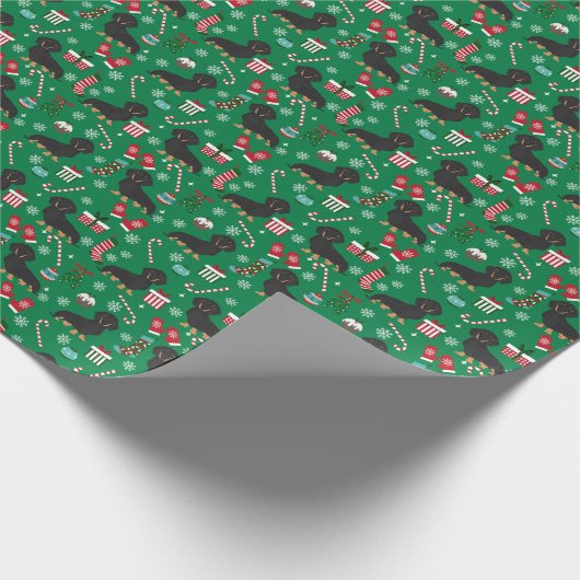 黒とタンダクシュンド犬のクリスマス ラッピングペーパー (角)