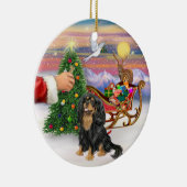 黒とタン・カバリエ王チャールズSpのための治療 セラミックオーナメント (右)