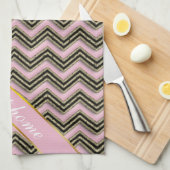 黒とピンクのジグザグ模様 キッチンタオル (四つ折り)