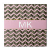 黒とピンクのジグザグ模様 タイル (正面)