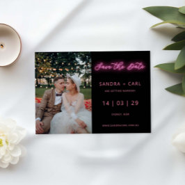 黒とピンクのネオングローライト日付を保存 招待状