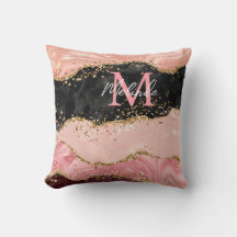 黒とピンクの続編が重なり合う