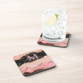 黒とピンクの続編が重なり合う コースター (右側)