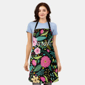 黒とフローラのキッチンエプロンのカスタマイズ エプロン (着用した状態)
